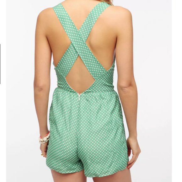 Pins & Needles |  Green Tie-Front Pinup Romper - Picture 2 of 7